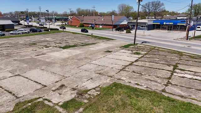 $775,000 | 645-655 East Main Street, Brownsburg, IN 46112