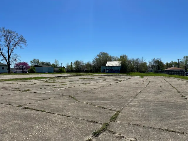 $775,000 | 645-655 East Main Street, Brownsburg, IN 46112