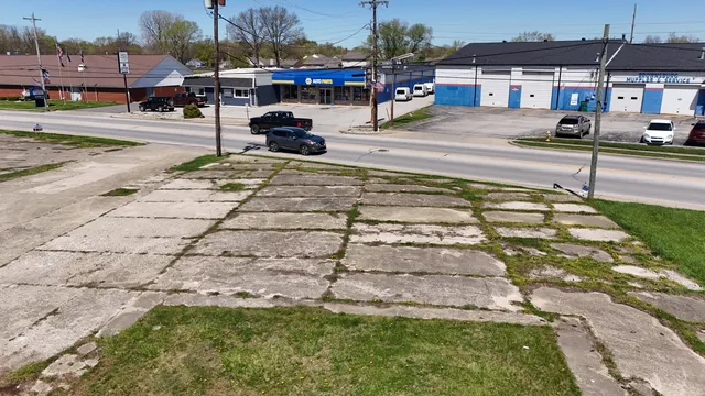 $775,000 | 645-655 East Main Street, Brownsburg, IN 46112