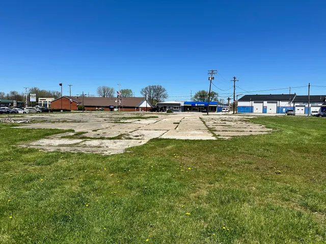 $775,000 | 645-655 East Main Street, Brownsburg, IN 46112