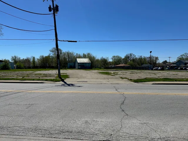 $775,000 | 645-655 East Main Street, Brownsburg, IN 46112