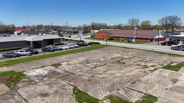 $775,000 | 645-655 East Main Street, Brownsburg, IN 46112