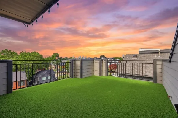 $565,000 | 5905 Ross Avenue, Unit 1, Dallas, TX 75206