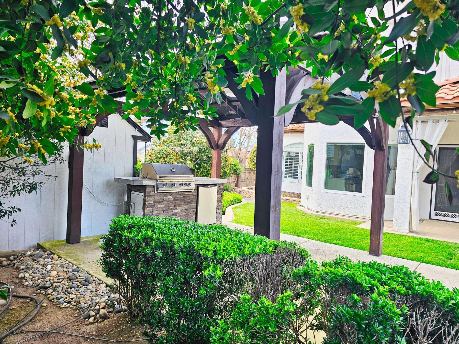 576 West Bedford Avenue Clovis, CA 93611 - Photo 68 of 79