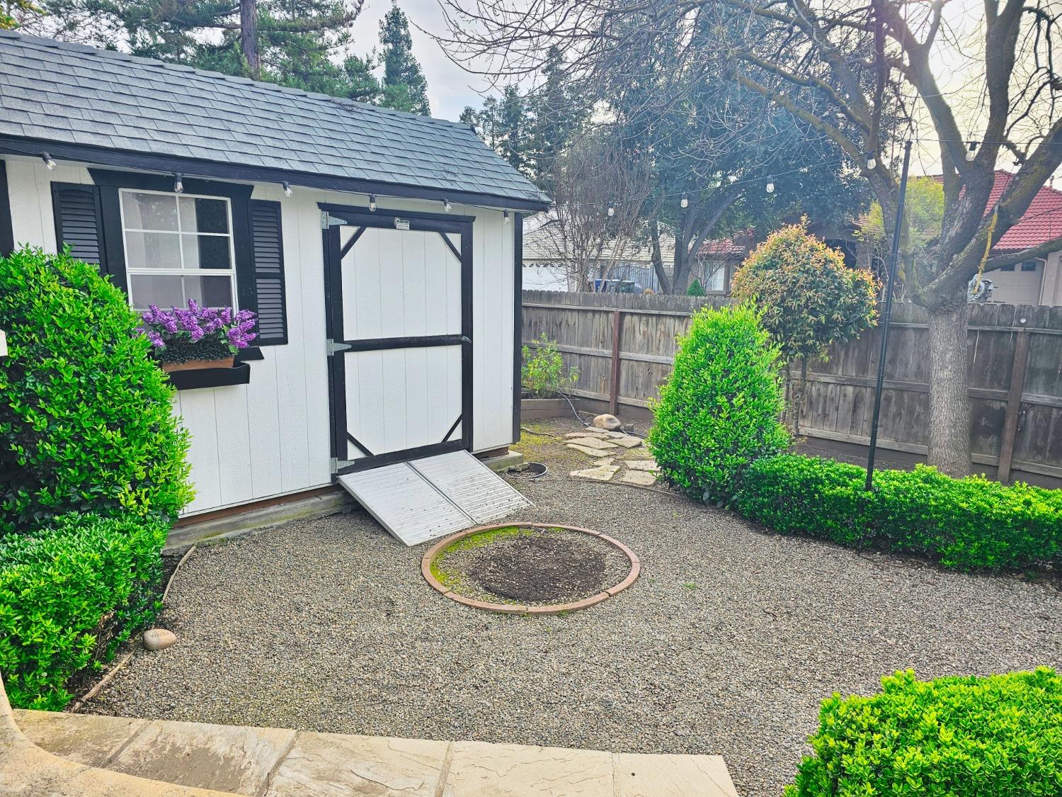 576 West Bedford Avenue Clovis, CA 93611 - Photo 73 of 79