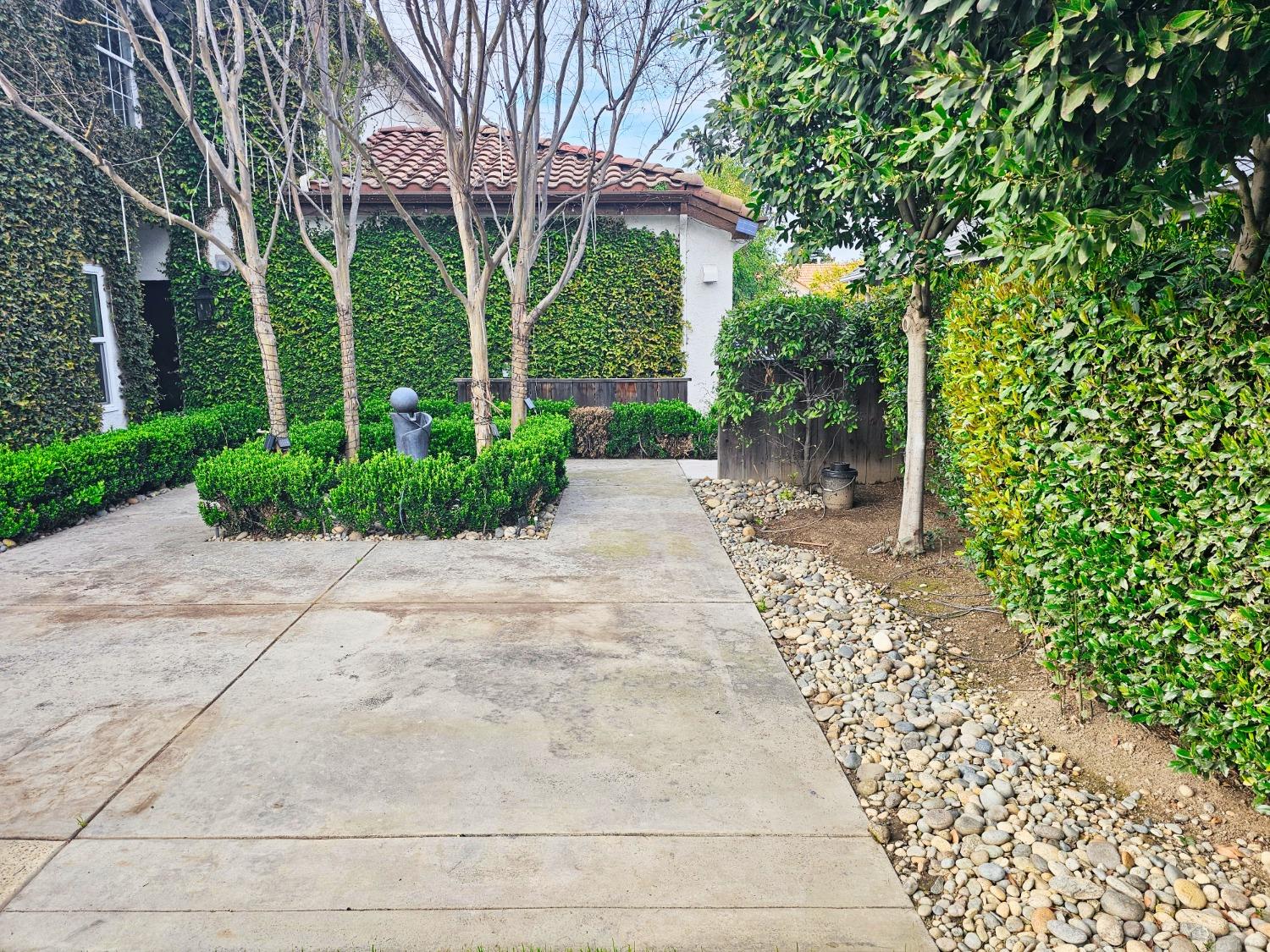 576 West Bedford Avenue Clovis, CA 93611 - Photo 74 of 79