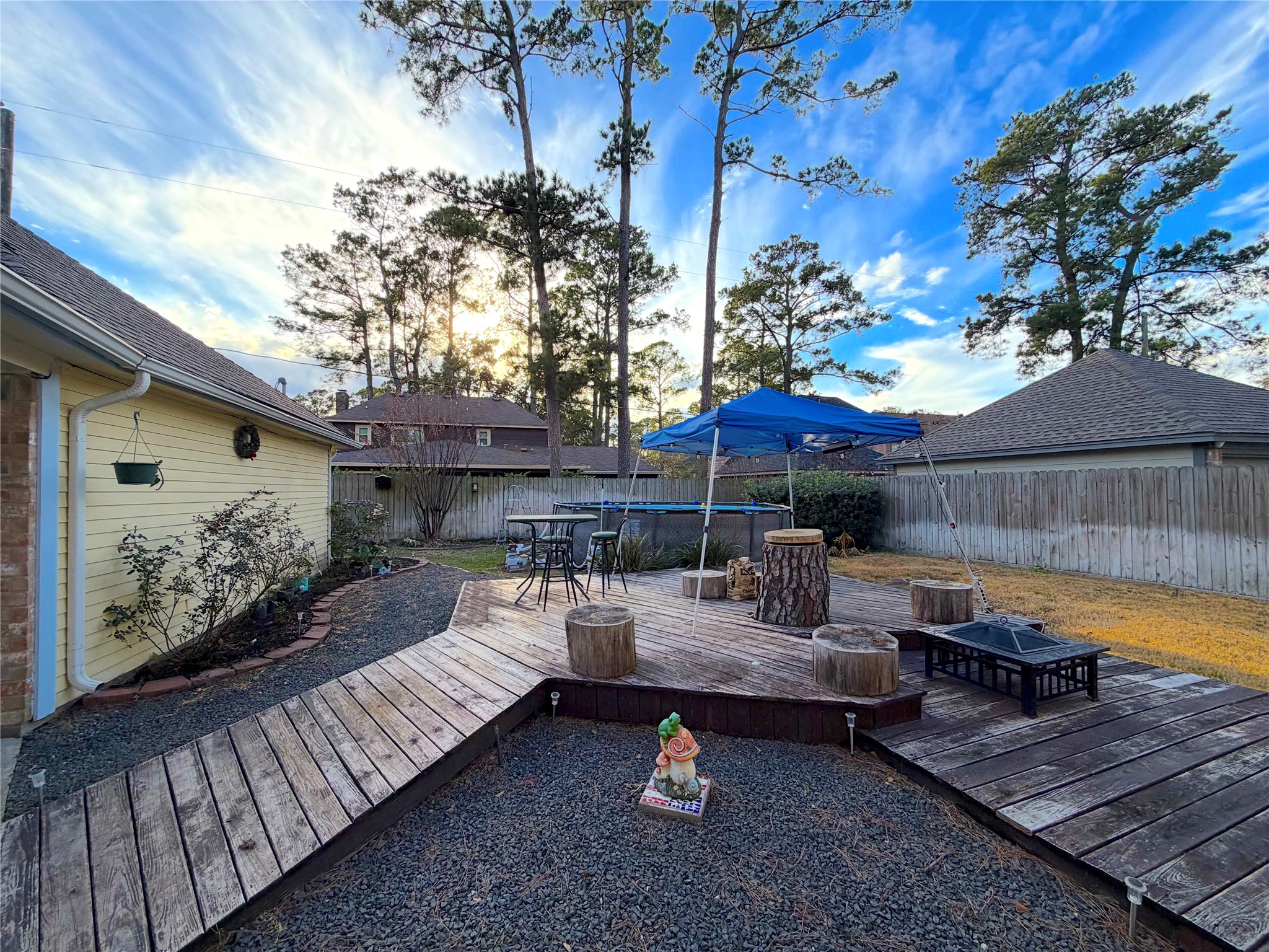 20723 Trellis Lane Houston, TX 77073 - Photo 28 of 29 a view of a backyard with sitting area and furniture