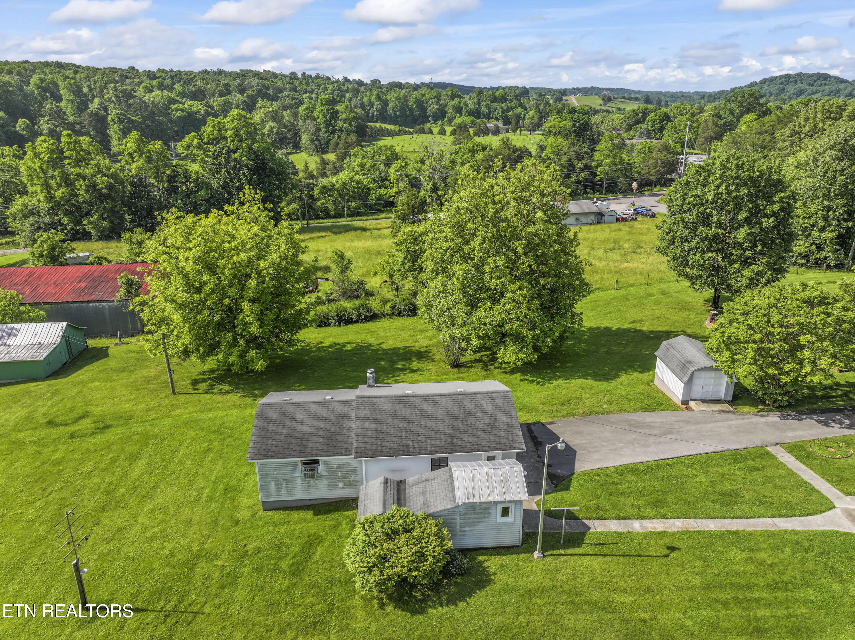 7518 Clapps Chapel Road Corryton, TN 37721 - Photo 37 of 38 photos_high_resolution_DJI_2025052120234