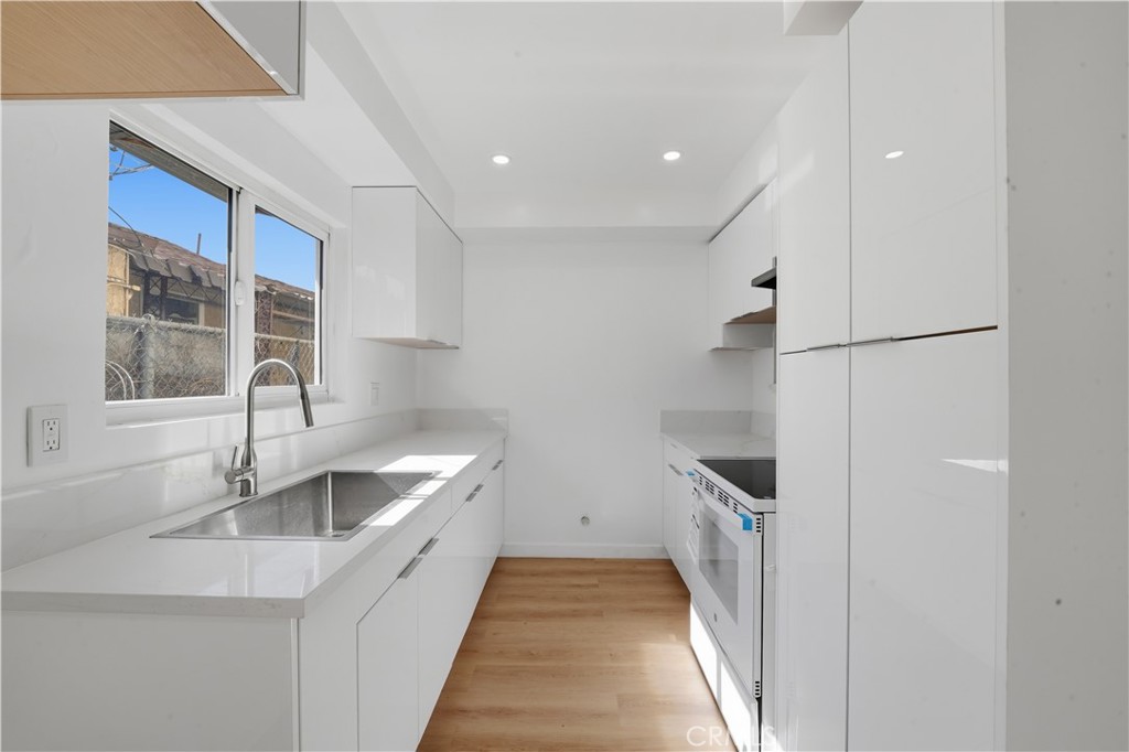 8659 Chestnut Avenue South Gate, CA 90280 - Photo 6 of 14