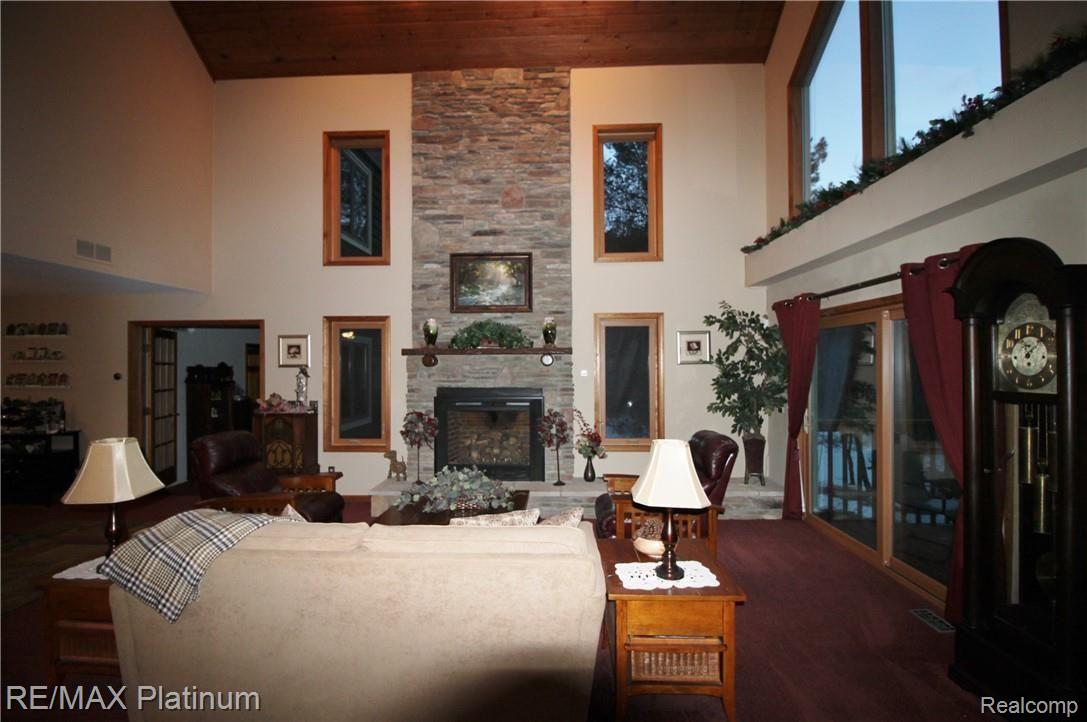 11310 Linden Road Fenton, MI 48430 - Photo 6 of 73 IMG_5911.JPG
