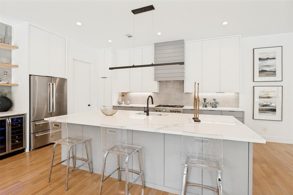 9915 Hurley Way Dallas, TX 75220 - Photo 14 of 36