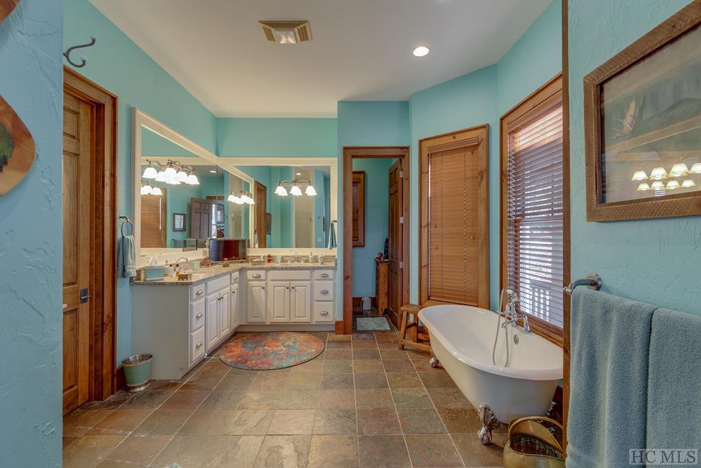 1541 Highgate Road Highlands, NC 28741 - Photo 21 of 38 Gallery Image 21