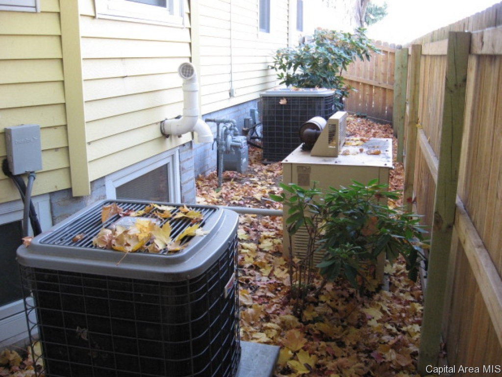 1200 South Spring Street Springfield, IL 62704 - Photo 32 of 36