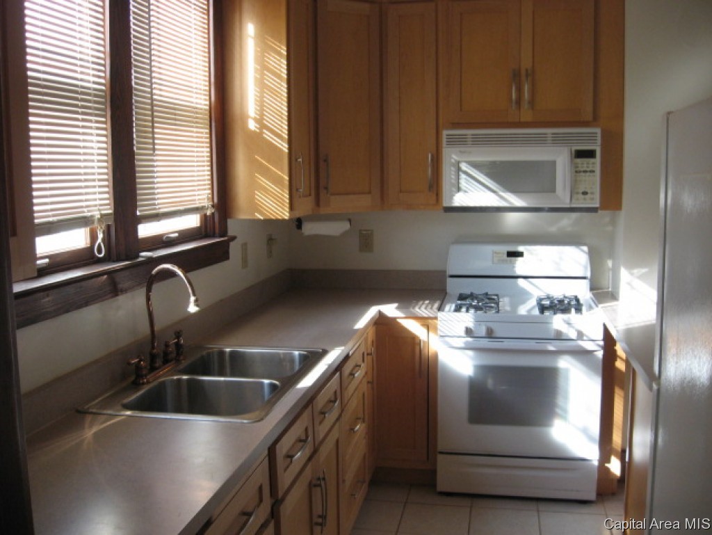 1200 South Spring Street Springfield, IL 62704 - Photo 8 of 36