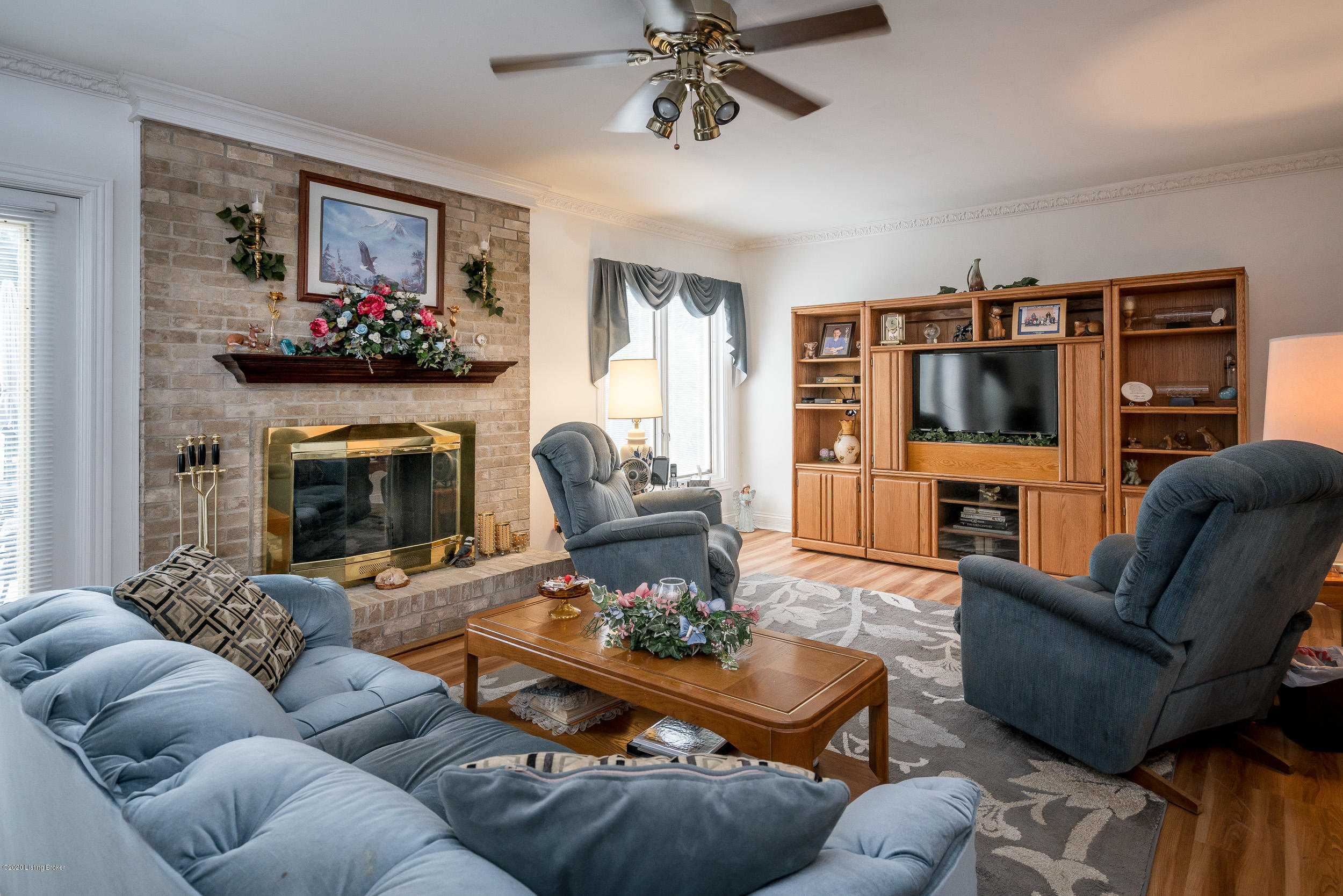 8700 Bates Road Louisville, KY 40228 - Photo 34 of 77 Cozy Family Room w/ Fireplace