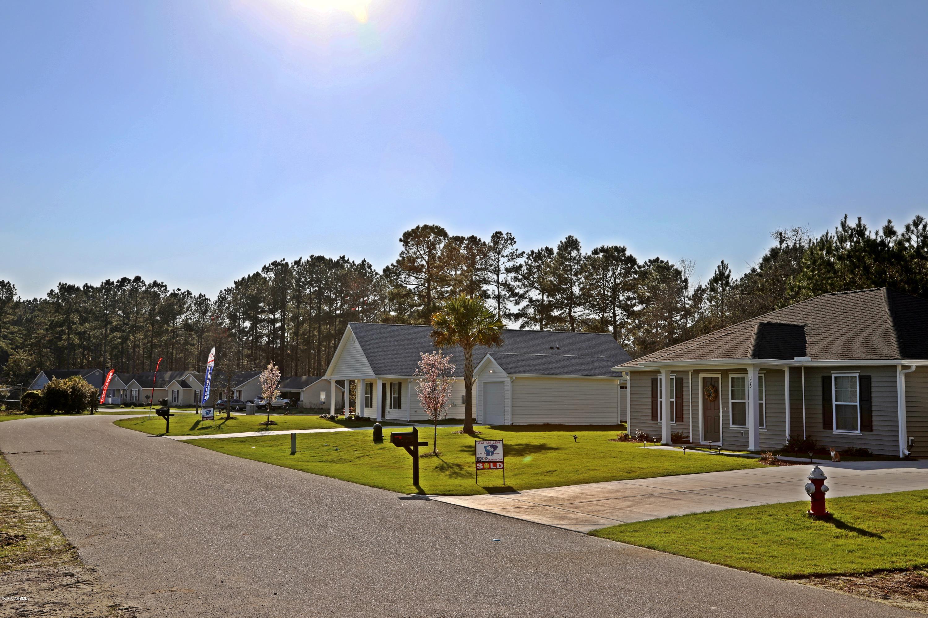 382 Ridgeland Lakes Drive Ridgeland, SC 29936 - Photo 3 of 4 1H0A1992