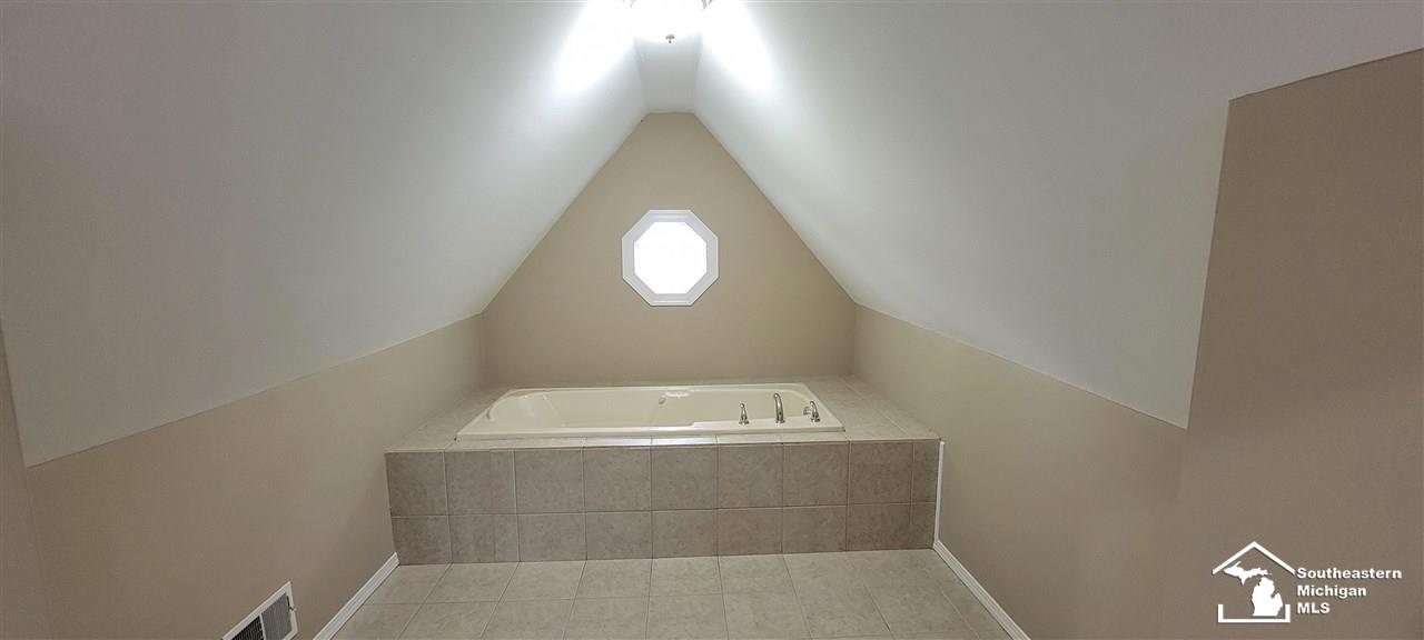 4610 South Custer Road Monroe, MI 48161 - Photo 15 of 25