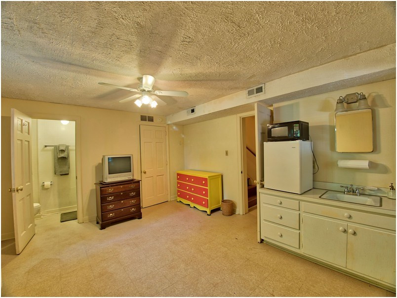 2703 Clark Avenue Raleigh, NC 27607 - Photo 14 of 24 Photo 15