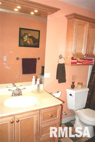 1999 Keener Road Muscatine, IA 52761 - Photo 9 of 12 Gallery Image 9