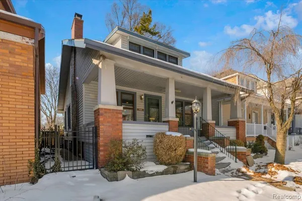 $2,200 | 1081 Lakepointe Street, Grosse Pointe, MI 48230