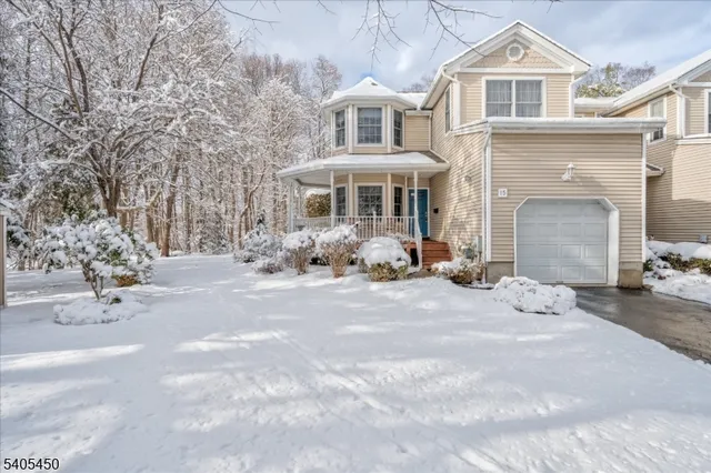 $660,000 | 15 Paradise Place, Roseland, NJ 07068