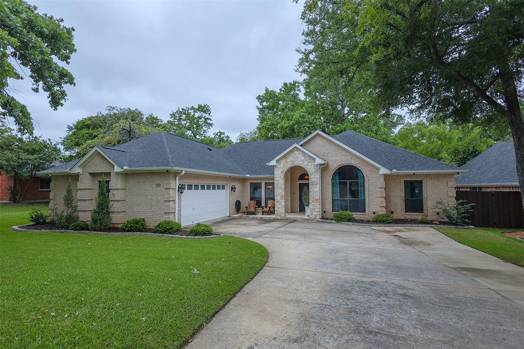 1805 Spinnaker Lane Azle, TX 76020 - Photo 2 of 39
