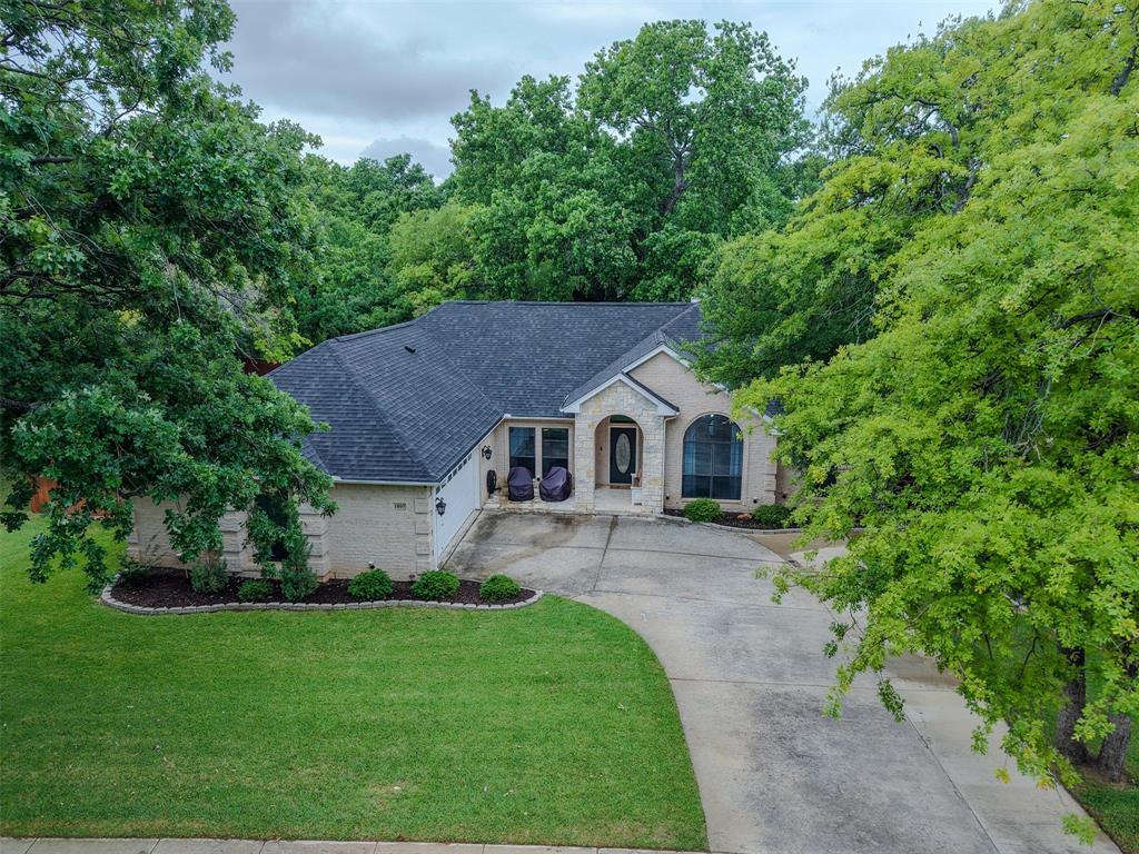 1805 Spinnaker Lane Azle, TX 76020 - Photo 3 of 39