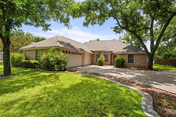 $395,000 | 5522 Wedgefield Road, Granbury, TX 76049