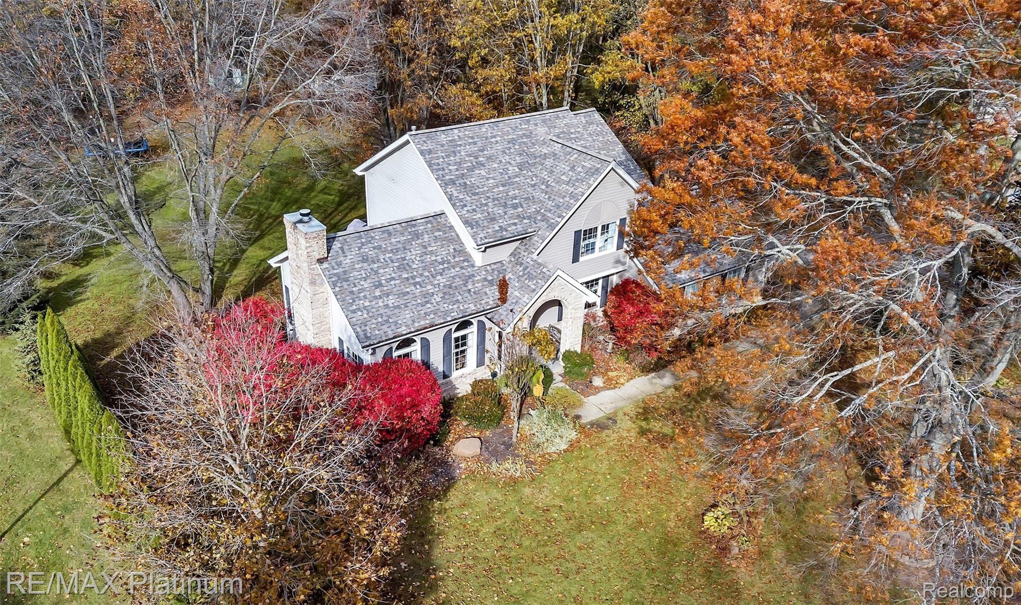 2439 Sunny Ridge Drive Pinckney, MI 48169 - Photo 3 of 42 Grand View From Above