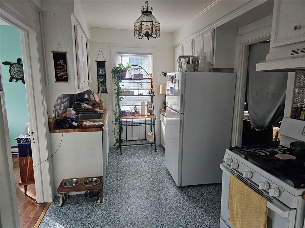 22 Spring Street Westerly, RI 02891 - Photo 6 of 12