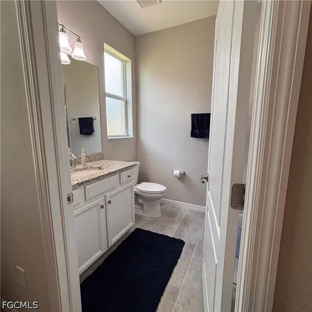 $3,200 | 4028 East Hampton Circle, Fort Myers, FL 33905