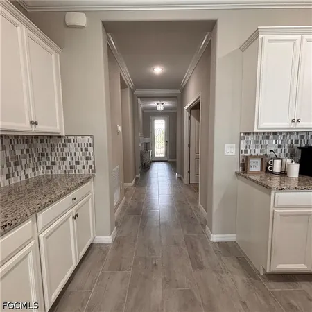 $3,200 | 4028 East Hampton Circle, Fort Myers, FL 33905