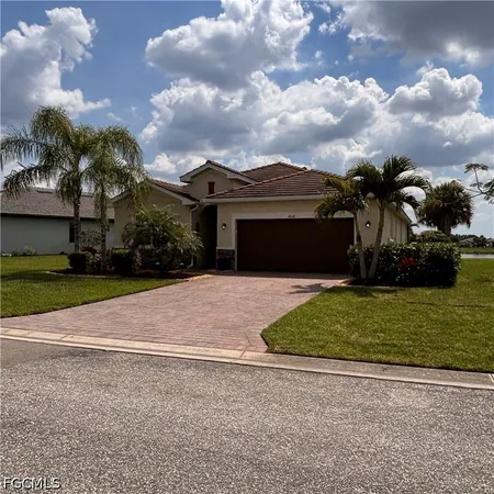 $3,200 | 4028 East Hampton Circle, Fort Myers, FL 33905