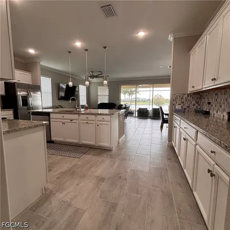 $3,200 | 4028 East Hampton Circle, Fort Myers, FL 33905