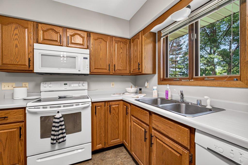 4437 Old Wells Road Eau Claire, WI 54703 - Photo 11 of 65