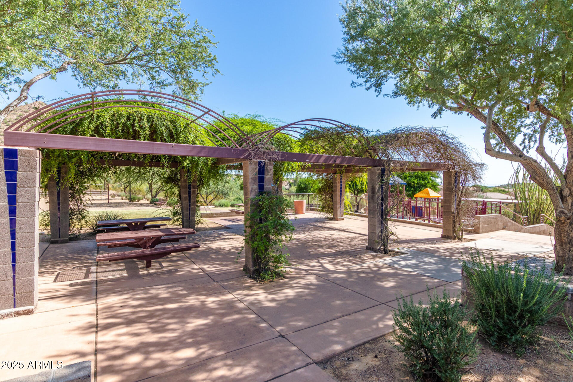 2645 West Florentine Road Phoenix, AZ 85086 - Photo 35 of 41 Community Picnic Tables