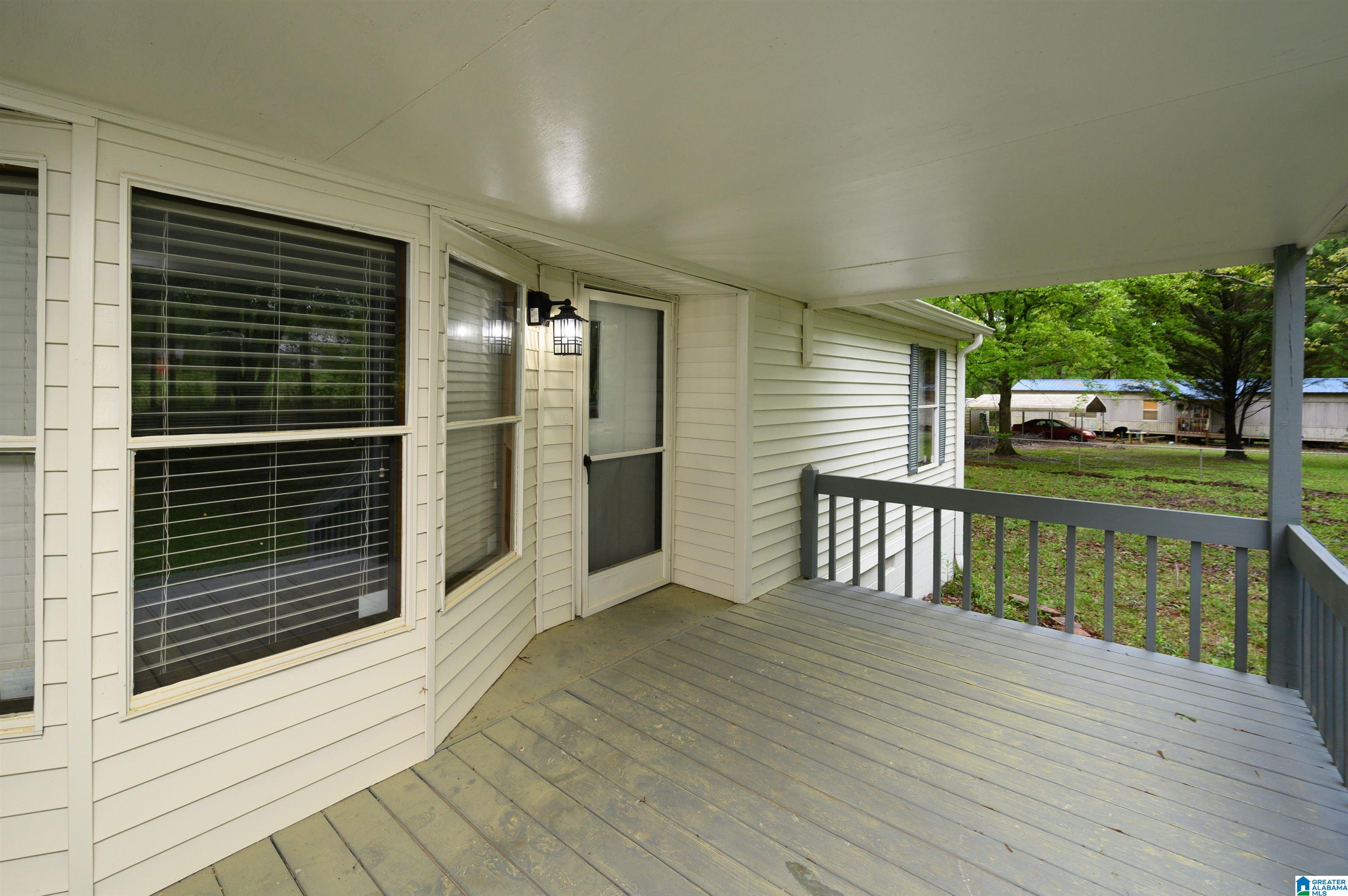 881 Southview Road Sylacauga, AL 35150 - Photo 4 of 39