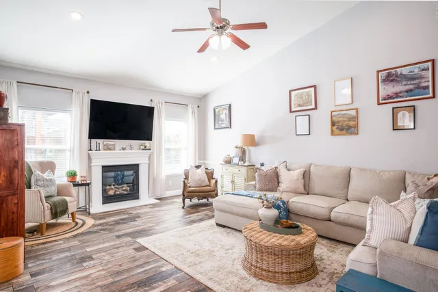 $475,000 | 437 East Stanley Avenue, Reedley, CA 93654