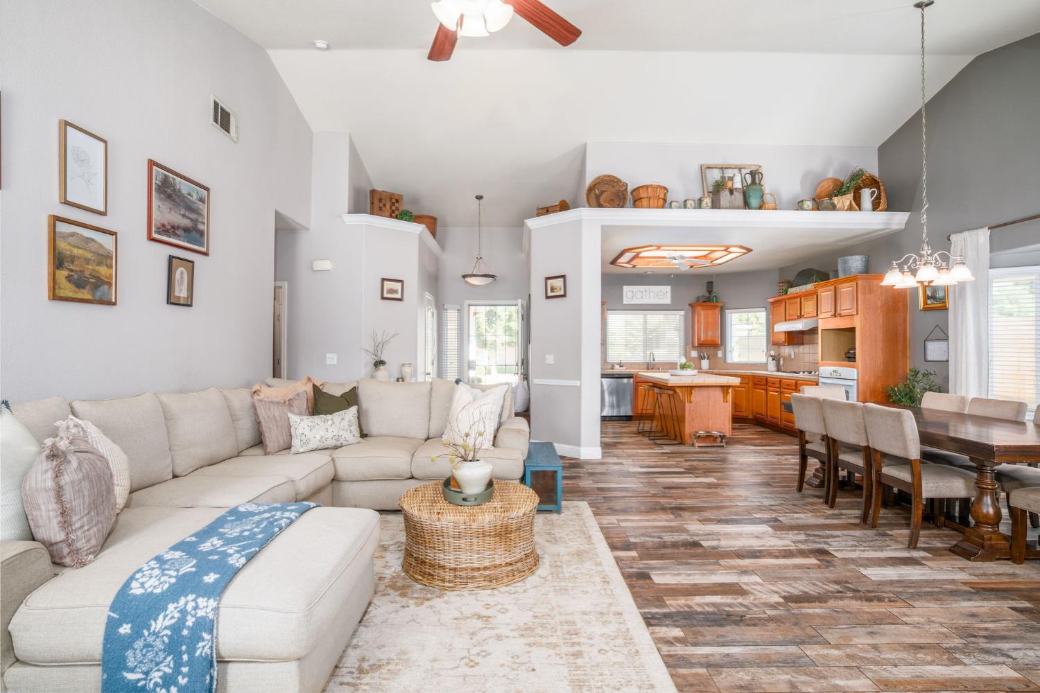 437 East Stanley Avenue Reedley, CA 93654 - Photo 14 of 30