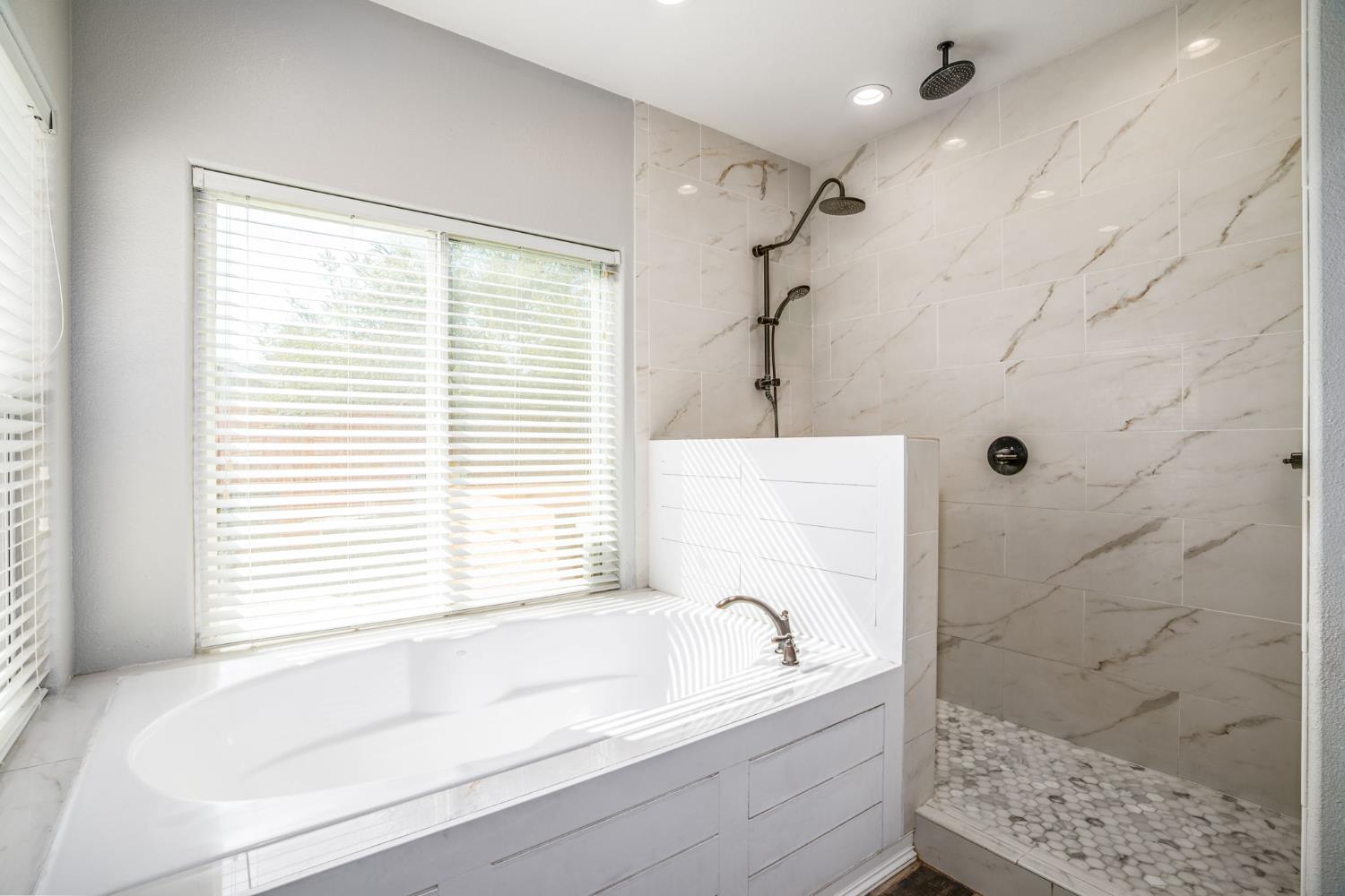 437 East Stanley Avenue Reedley, CA 93654 - Photo 18 of 30