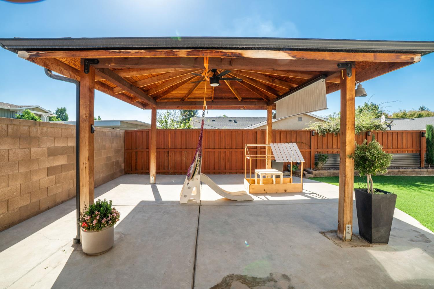 437 East Stanley Avenue Reedley, CA 93654 - Photo 27 of 30