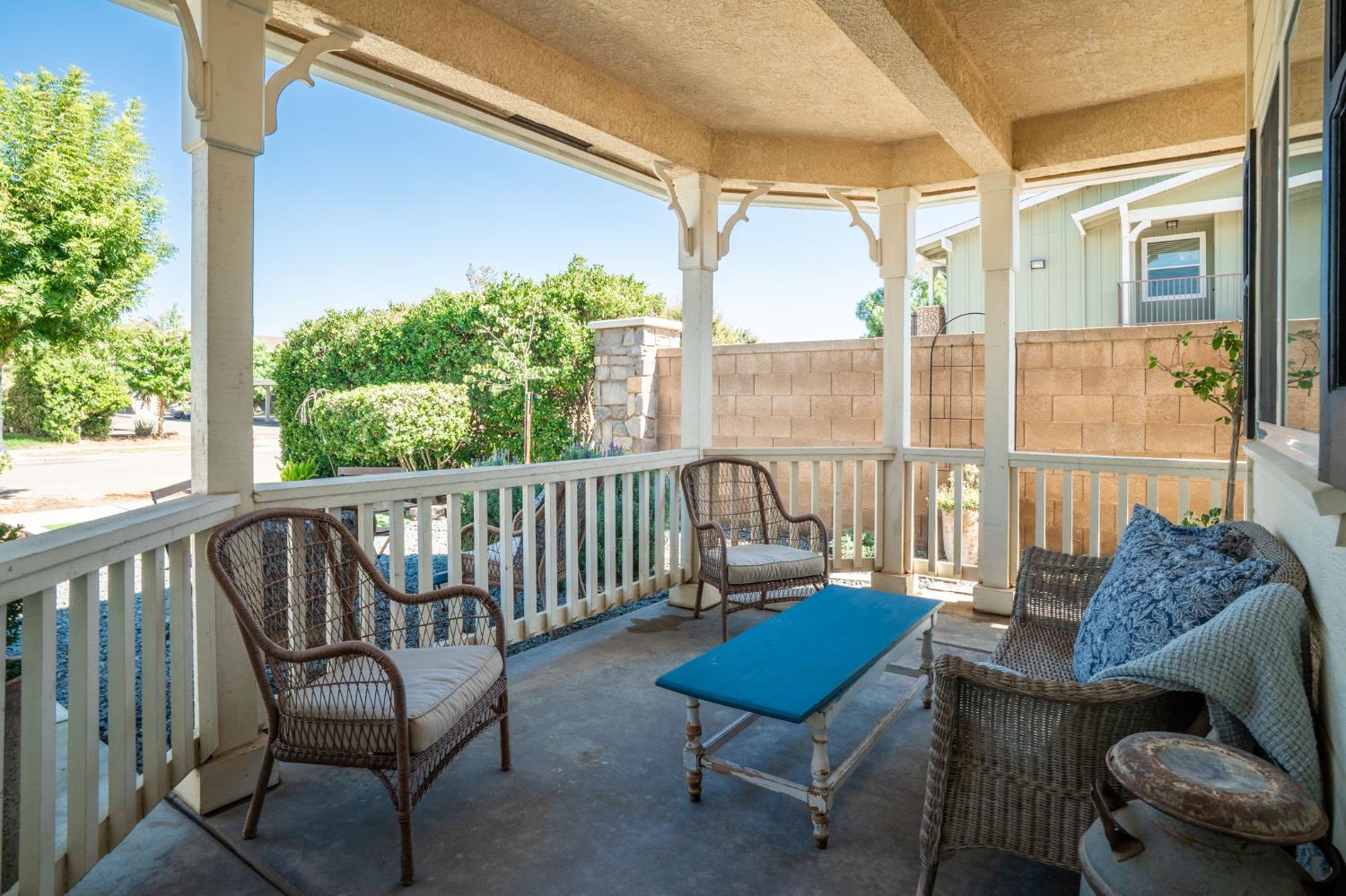 437 East Stanley Avenue Reedley, CA 93654 - Photo 5 of 30