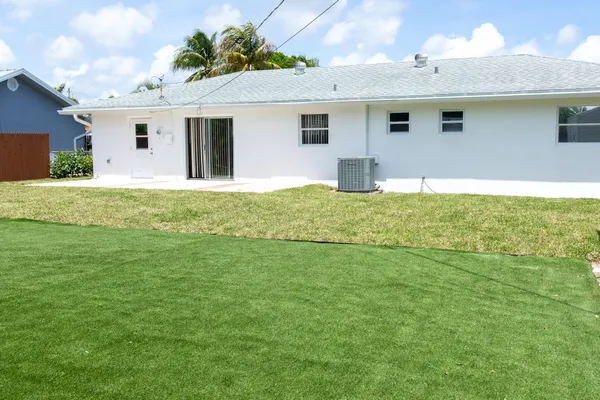 $549,000 | 3360 Sapphire Road, Lake Worth, FL 33462