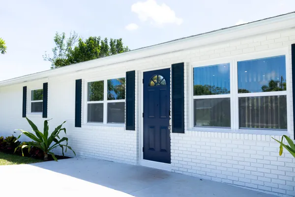 $549,000 | 3360 Sapphire Road, Lake Worth, FL 33462