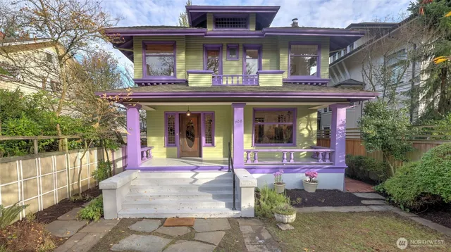 a view of house with a outdoor space