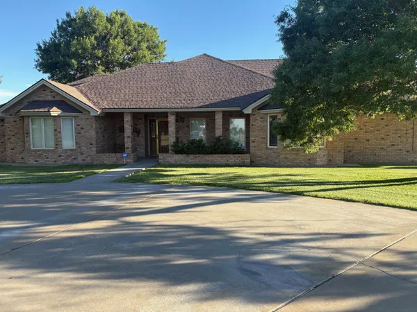 $382,000 | 1419 West Ave J, Muleshoe, TX 79347