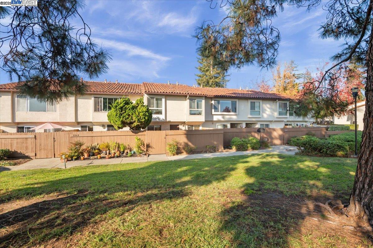 2253 Kalenda Common Fremont, CA 94539 - Photo 3 of 38 a view of a house with backyard and sitting area
