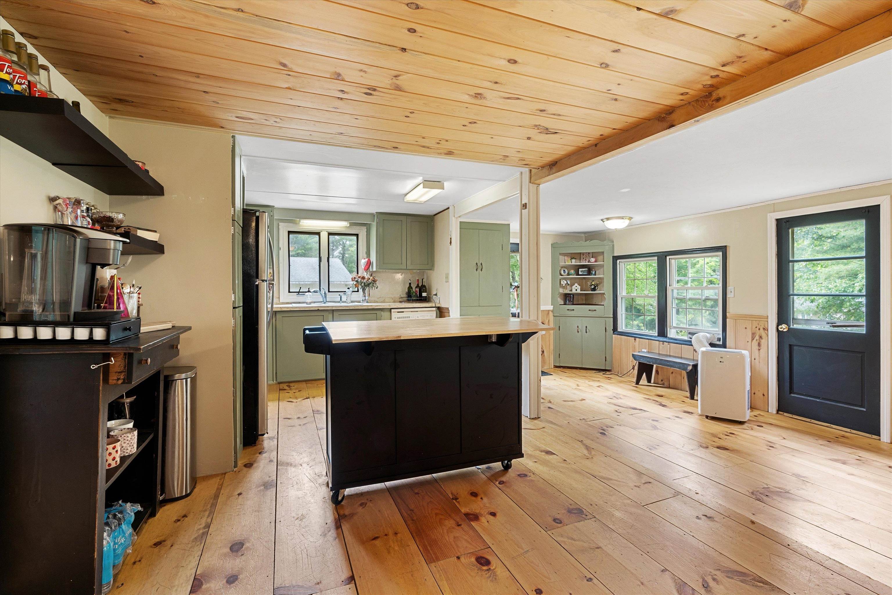 1274 Montalona Road Dunbarton, NH 03046 - Photo 8 of 29