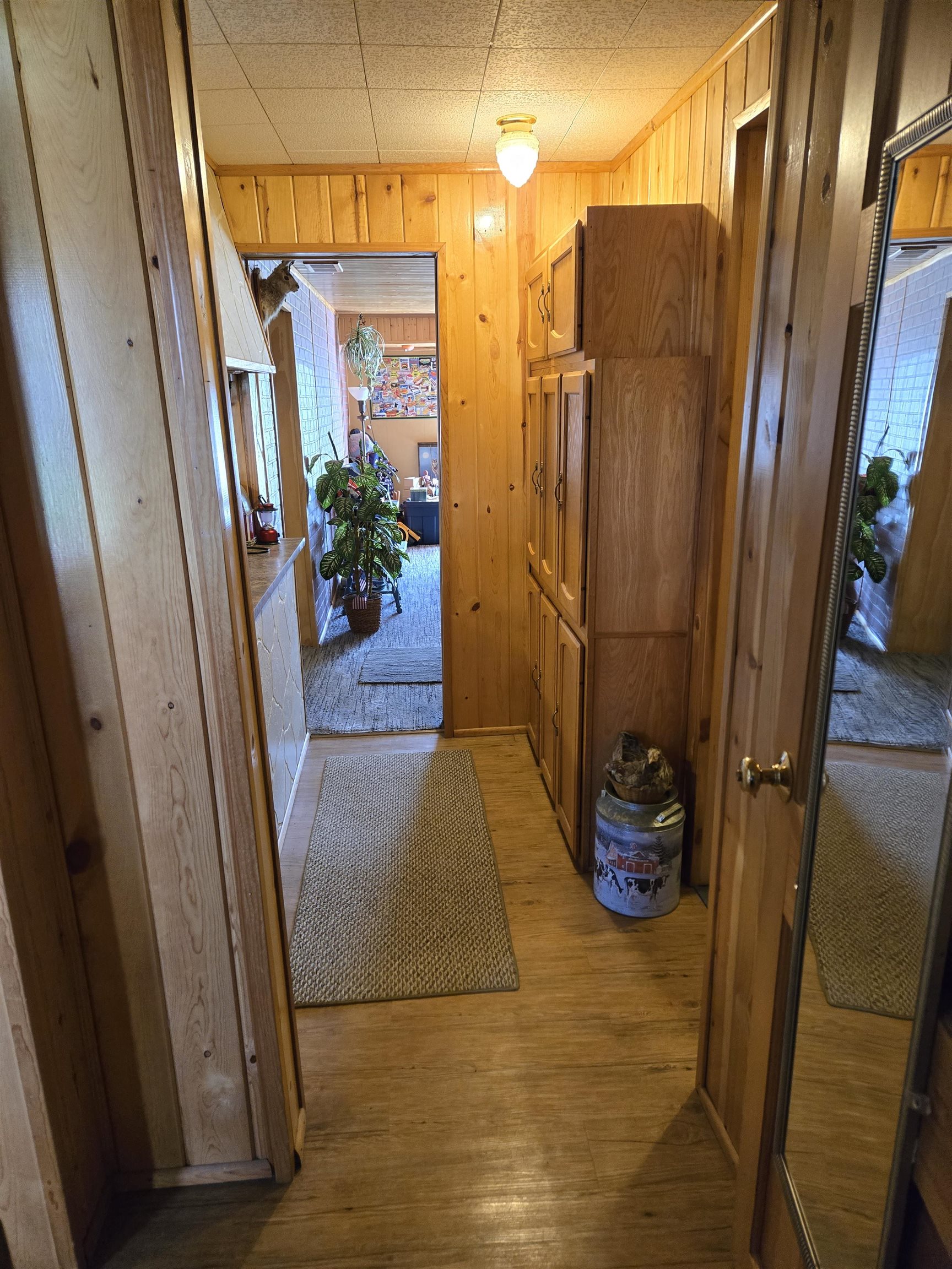 7760 Austere Road Waterford, MI 48329 - Photo 8 of 19 50171452-fb274a23-d000-4df1-8525-e52112e9dada.JPG