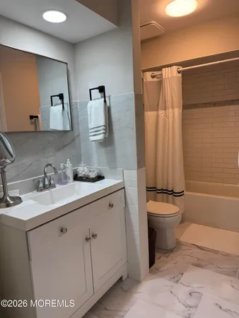 $260,000 | 105 Amberly Drive, Unit G, Englishtown, NJ 07726